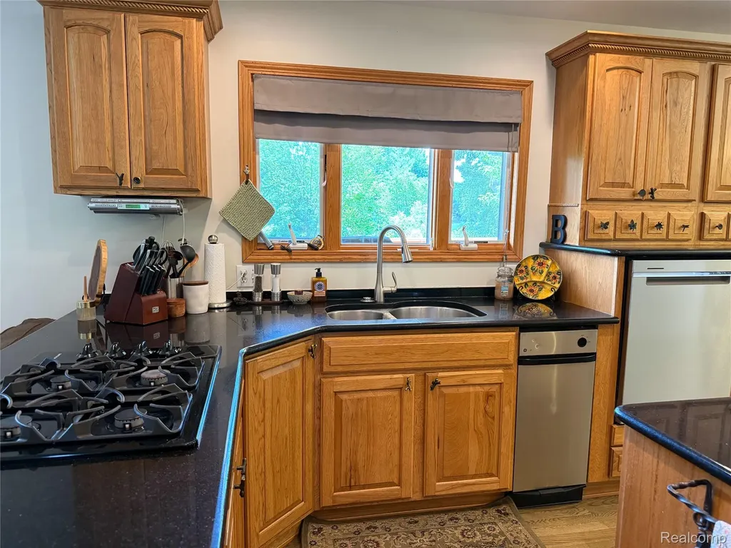 219 Hurondale Drive White Lake Charter Township MI 48386
