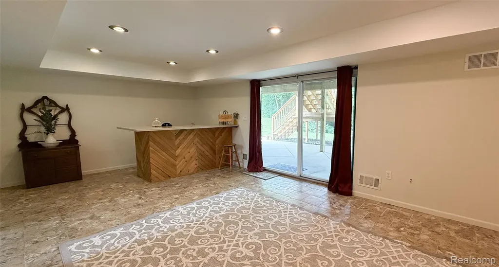 219 Hurondale Drive White Lake Charter Township MI 48386
