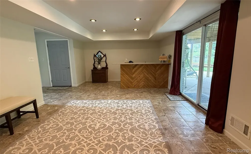 219 Hurondale Drive White Lake Charter Township MI 48386