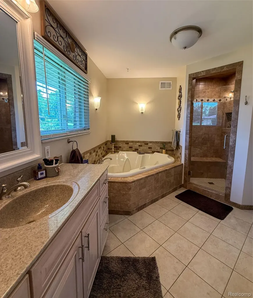 219 Hurondale Drive White Lake Charter Township MI 48386