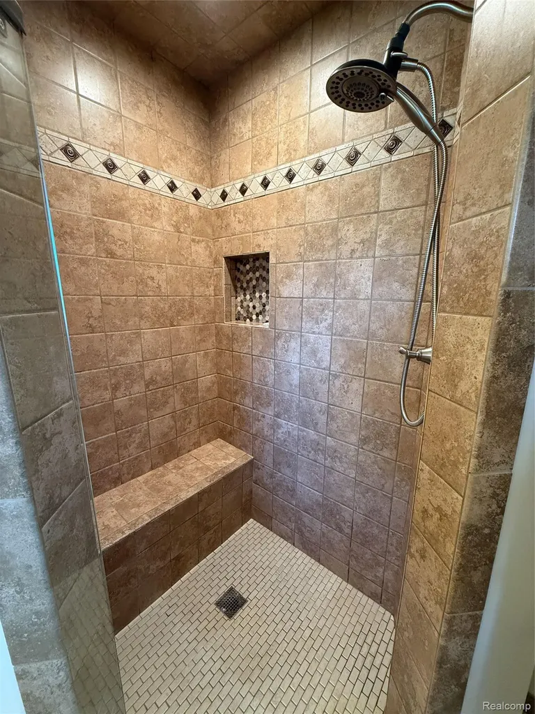 219 Hurondale Drive White Lake Charter Township MI 48386