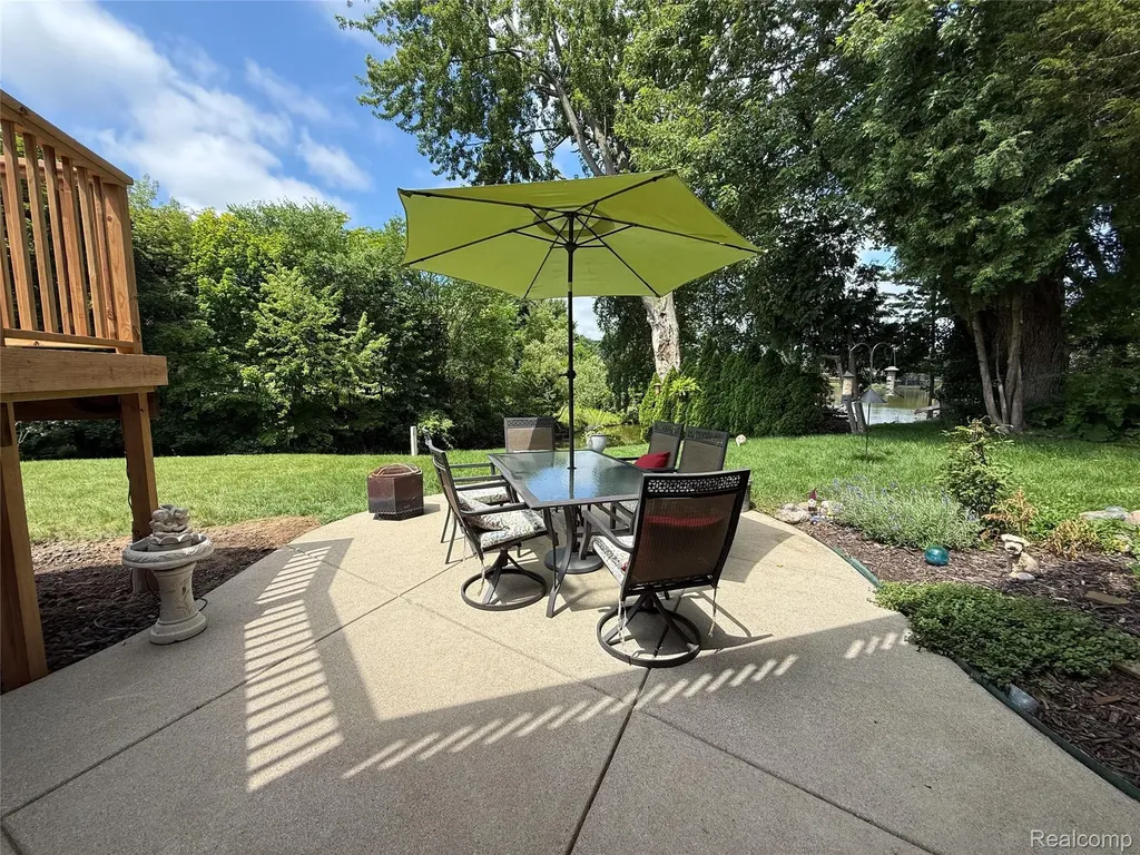 219 Hurondale Drive White Lake Charter Township MI 48386
