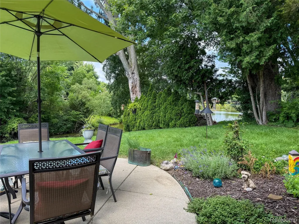 219 Hurondale Drive White Lake Charter Township MI 48386