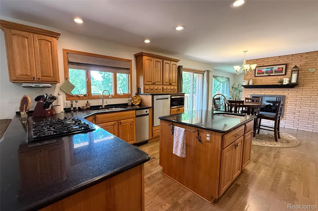 219 Hurondale Drive White Lake Charter Township MI 48386