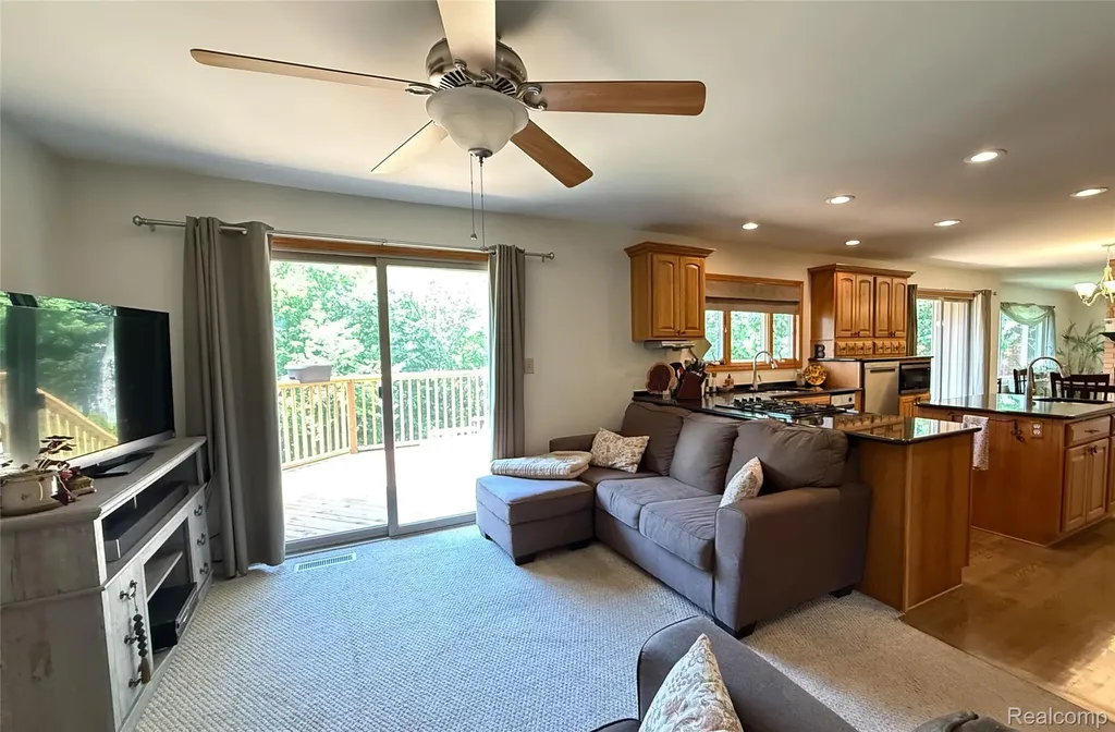 219 Hurondale Drive White Lake Charter Township MI 48386