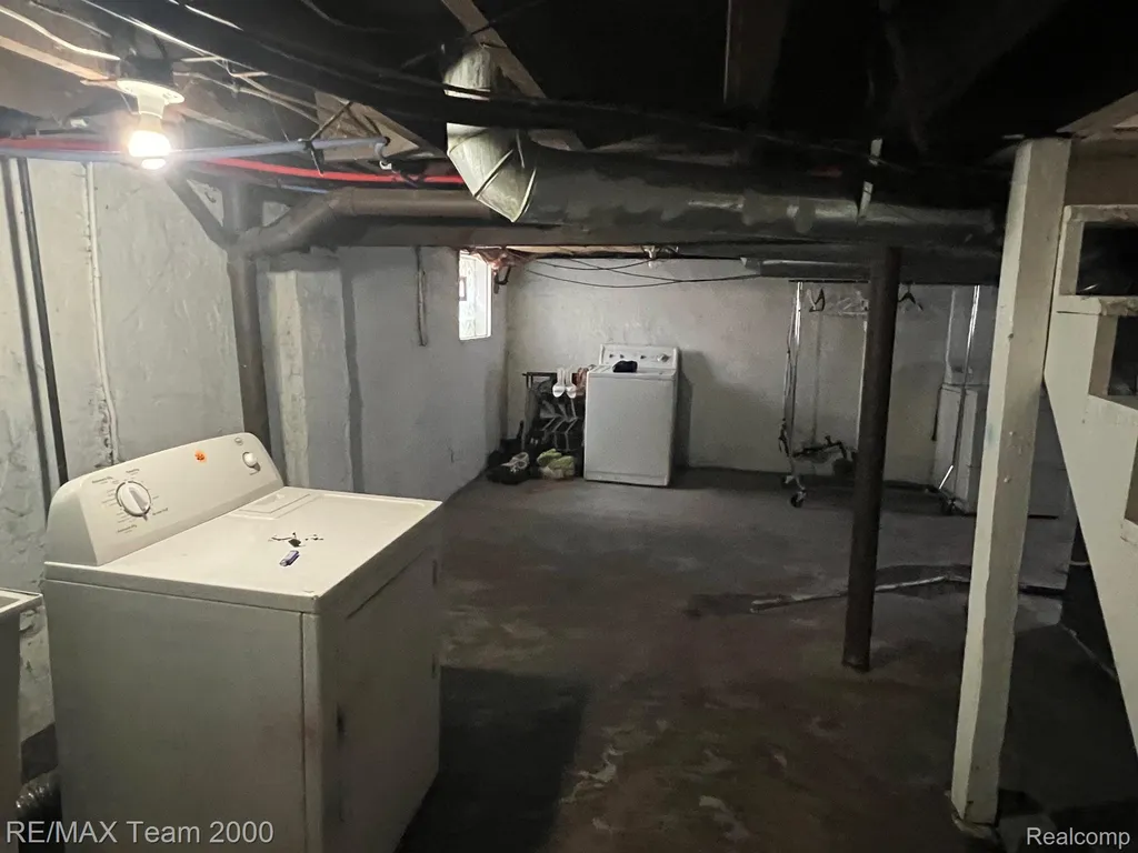 6101 Auburn Street Detroit City MI 48228