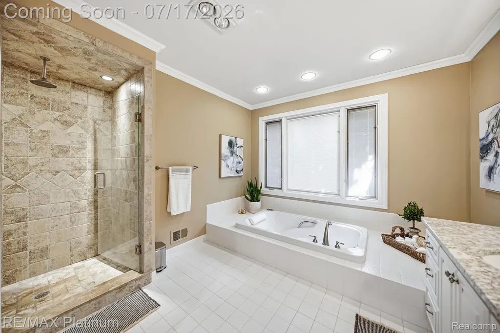 5458 Lake Ridge Drive Genoa Township MI 48116