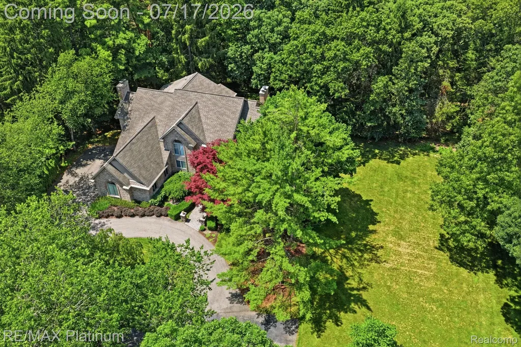 5458 Lake Ridge Drive Genoa Township MI 48116