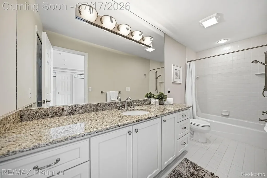 5458 Lake Ridge Drive Genoa Township MI 48116