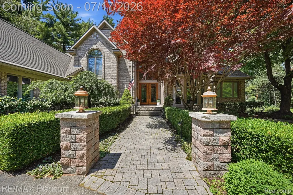 5458 Lake Ridge Drive Genoa Township MI 48116