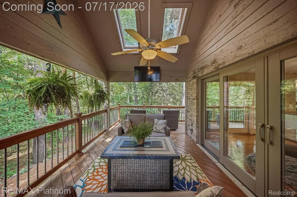5458 Lake Ridge Drive Genoa Township MI 48116