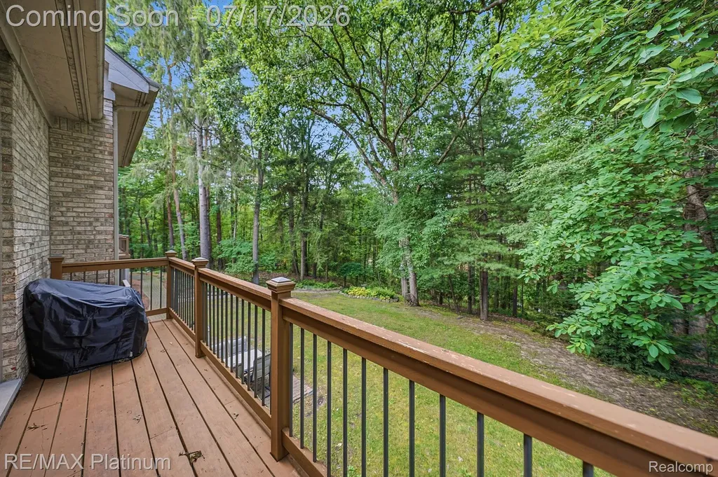 5458 Lake Ridge Drive Genoa Township MI 48116