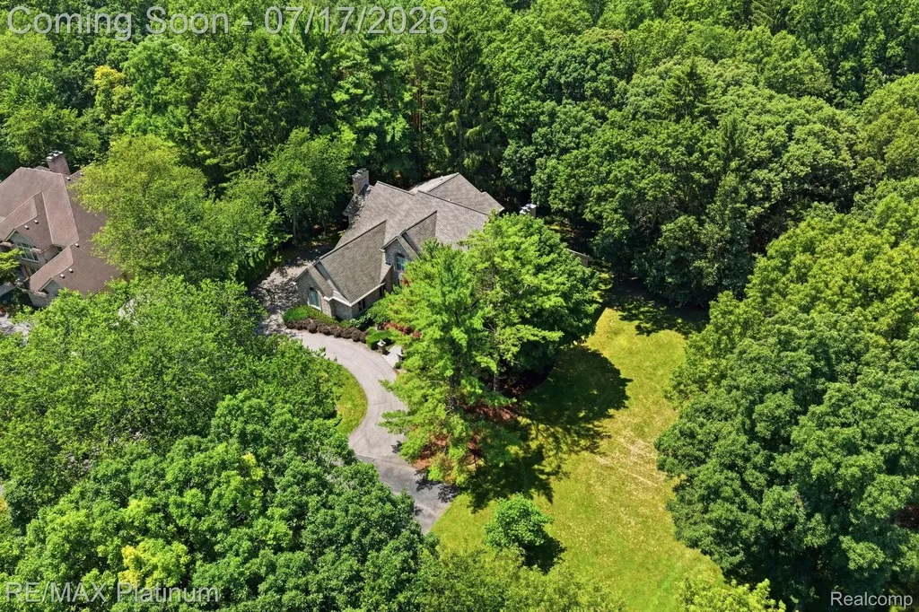 5458 Lake Ridge Drive Genoa Township MI 48116
