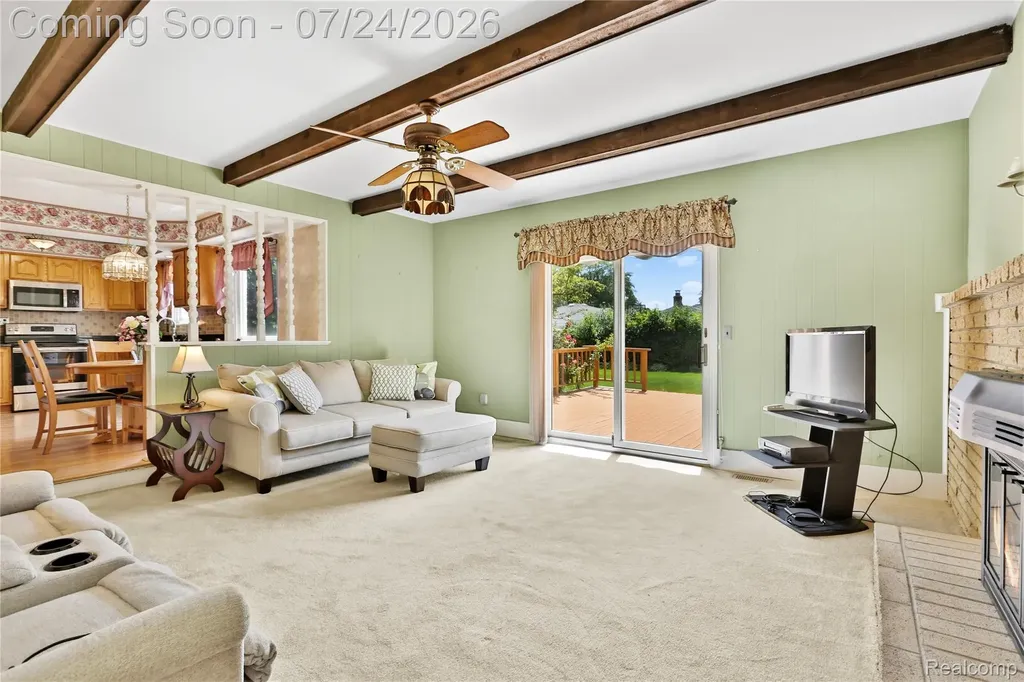374 Meadowlake Road Canton Charter Township MI 48188