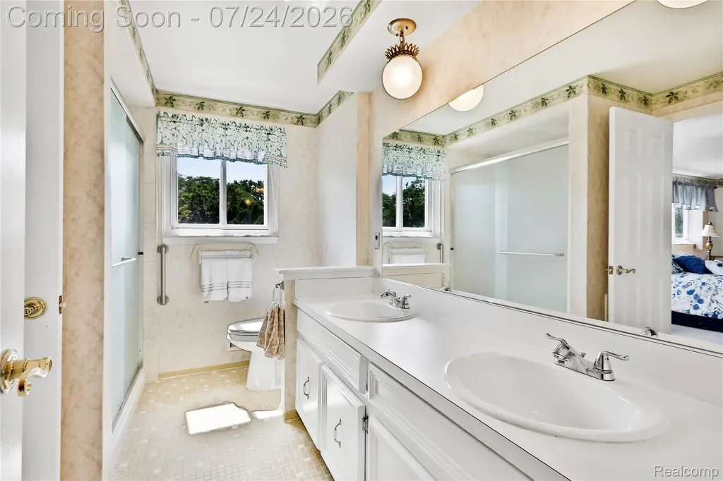 374 Meadowlake Road Canton Charter Township MI 48188