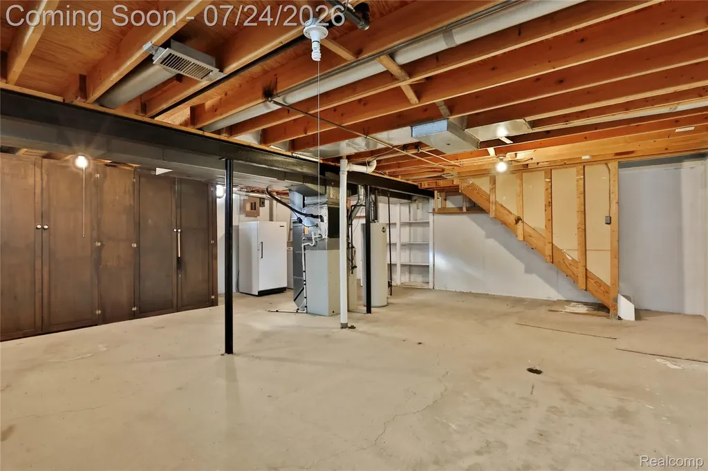 374 Meadowlake Road Canton Charter Township MI 48188