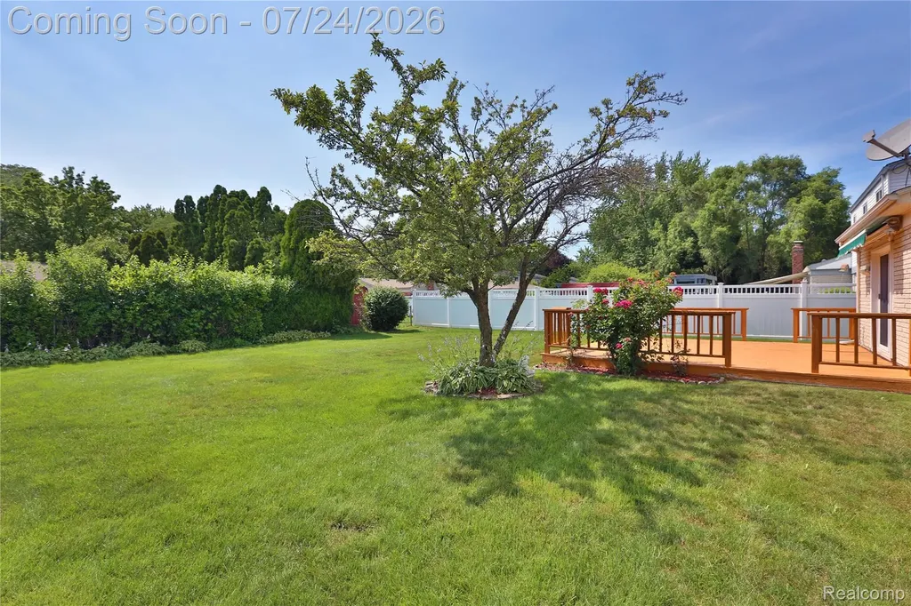 374 Meadowlake Road Canton Charter Township MI 48188