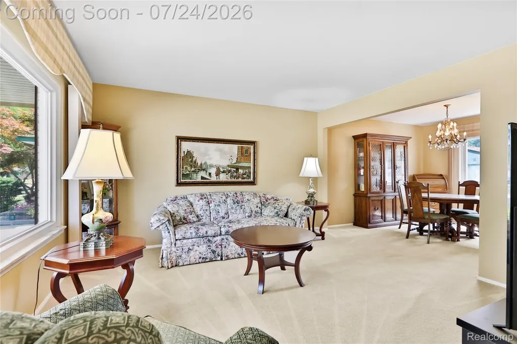 374 Meadowlake Road Canton Charter Township MI 48188