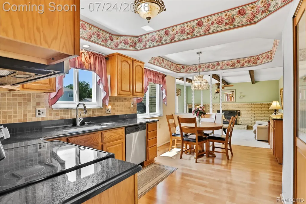 374 Meadowlake Road Canton Charter Township MI 48188