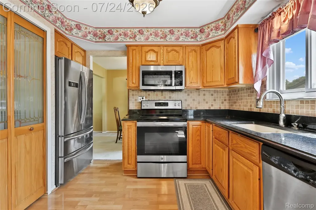 374 Meadowlake Road Canton Charter Township MI 48188