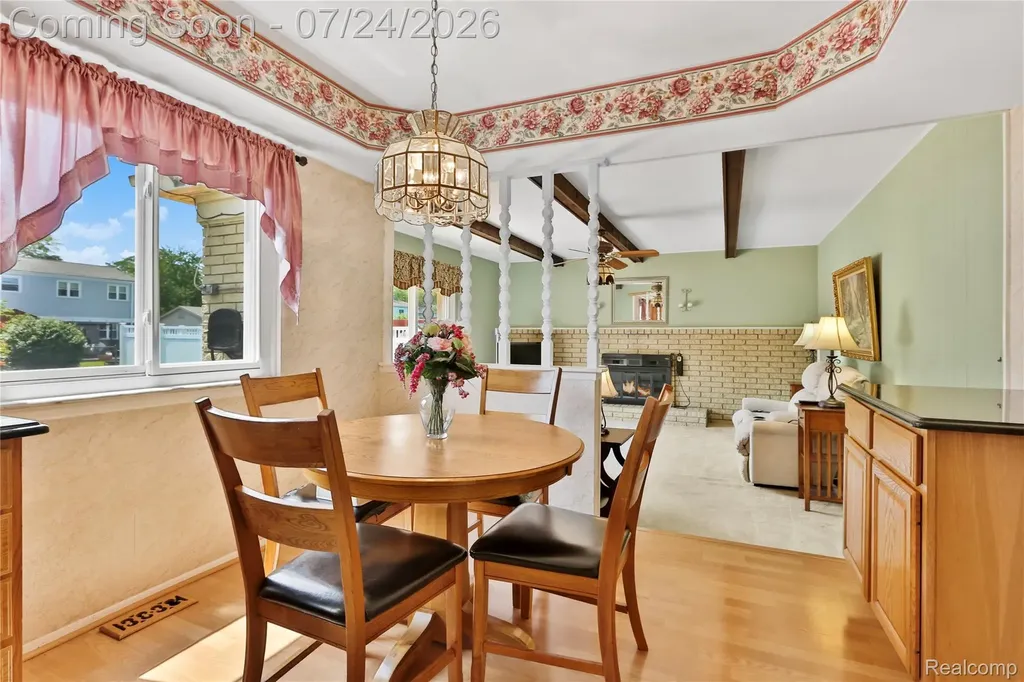 374 Meadowlake Road Canton Charter Township MI 48188