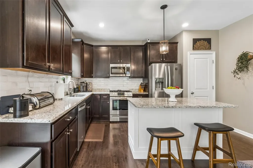 2105 Middle Ridge Drive Holly Township MI 48442