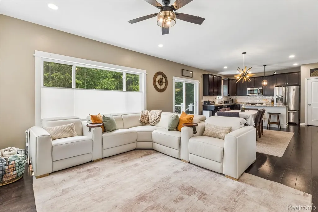 2105 Middle Ridge Drive Holly Township MI 48442