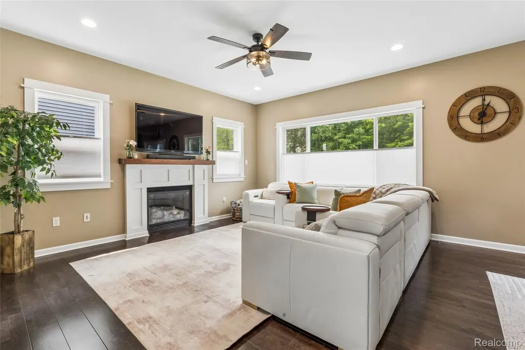 2105 Middle Ridge Drive Holly Township MI 48442