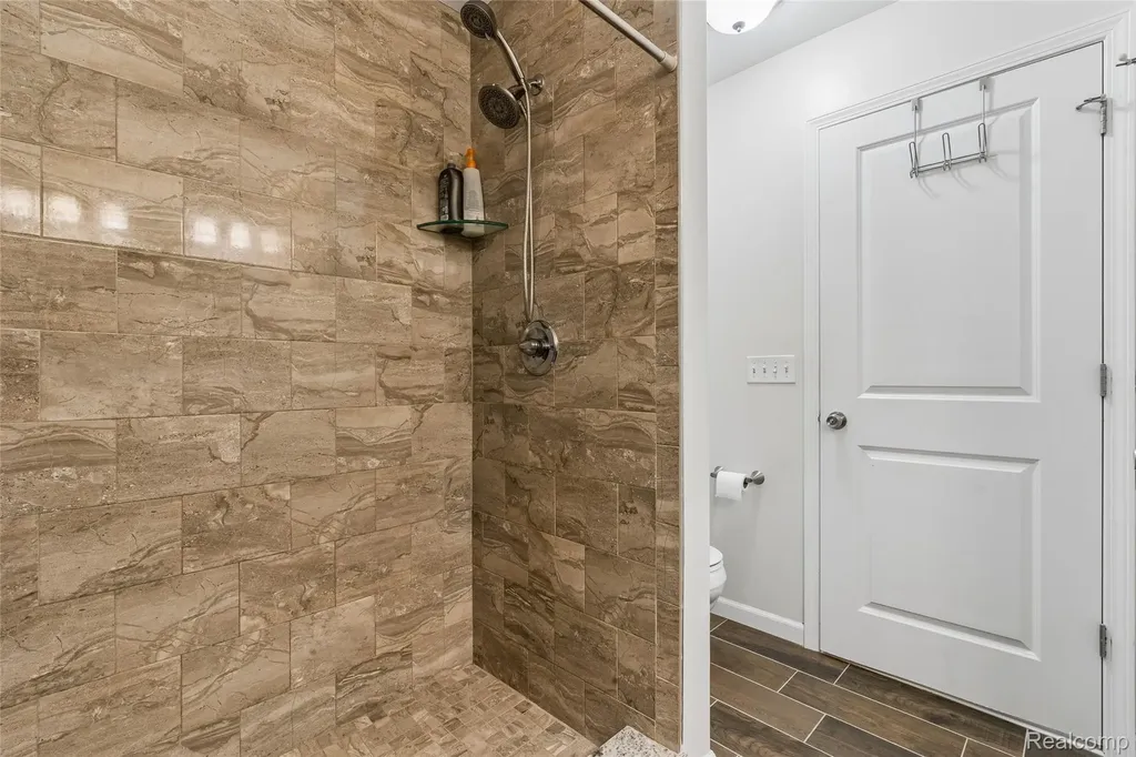 2105 Middle Ridge Drive Holly Township MI 48442