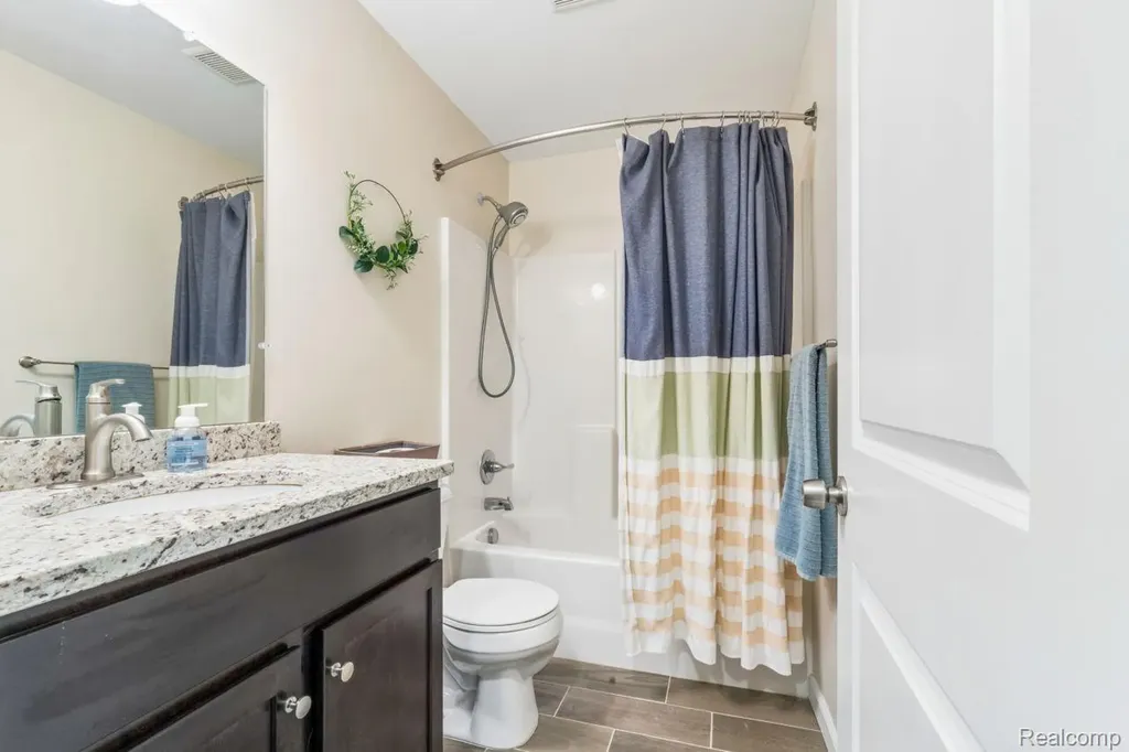 2105 Middle Ridge Drive Holly Township MI 48442