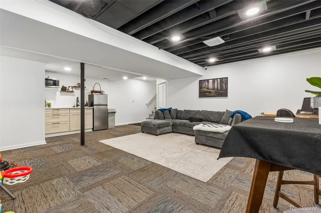 2105 Middle Ridge Drive Holly Township MI 48442