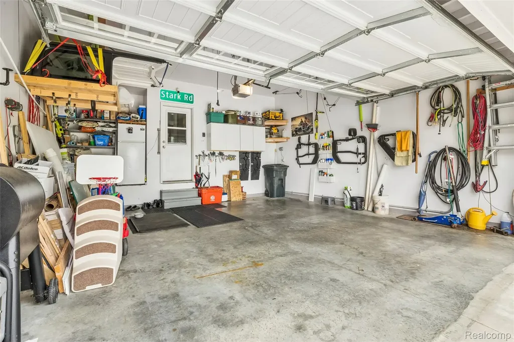 2105 Middle Ridge Drive Holly Township MI 48442
