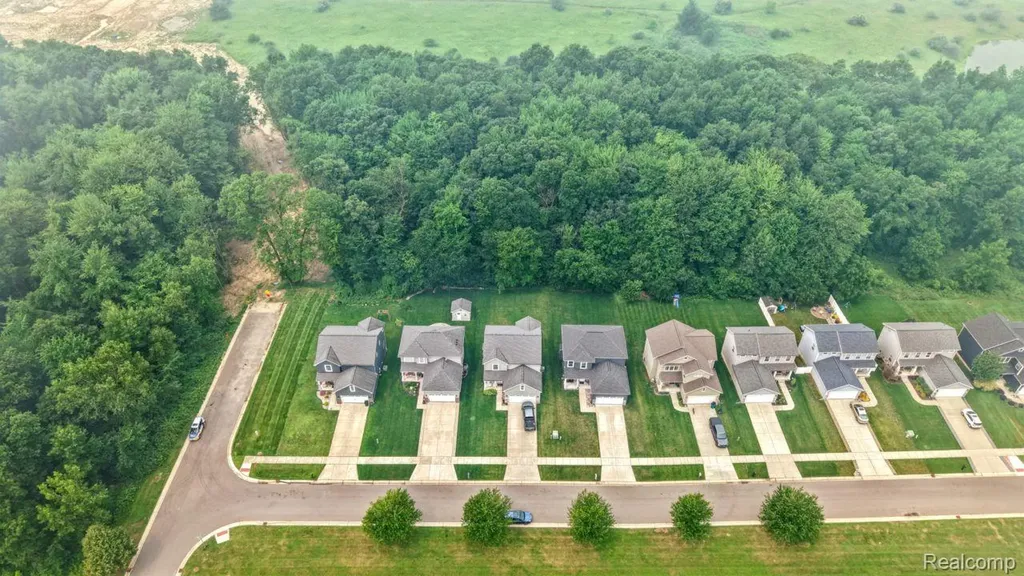 2105 Middle Ridge Drive Holly Township MI 48442