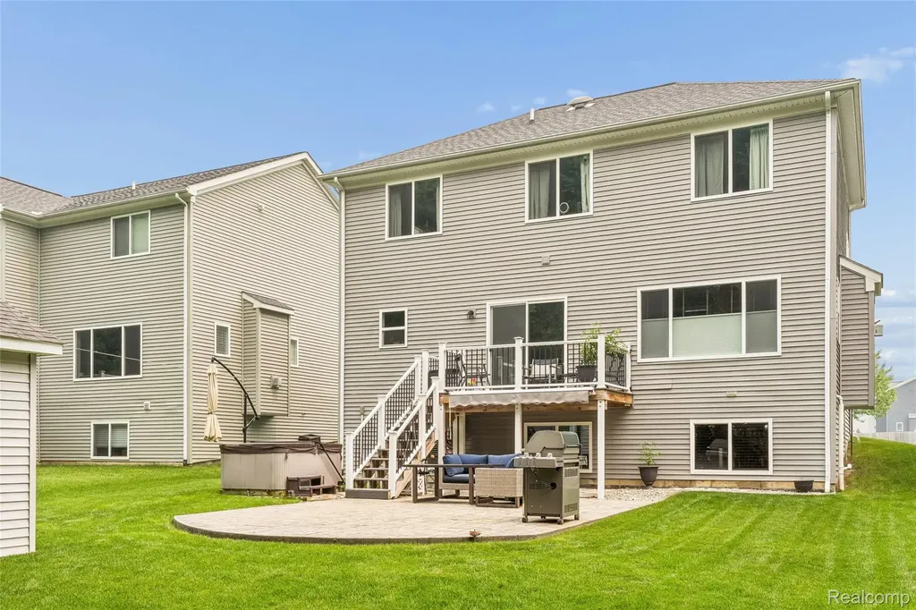2105 Middle Ridge Drive Holly Township MI 48442