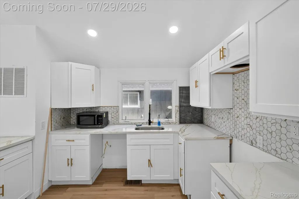 3515 Lakeview Drive Ortonville Village MI 48462