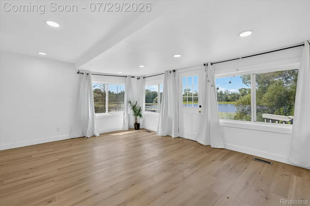 3515 Lakeview Drive Ortonville Village MI 48462
