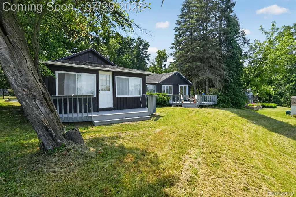 3515 Lakeview Drive Ortonville Village MI 48462