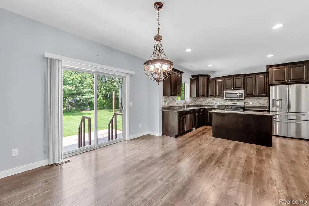13897 Grandeur Avenue Shelby Charter Township MI 48315