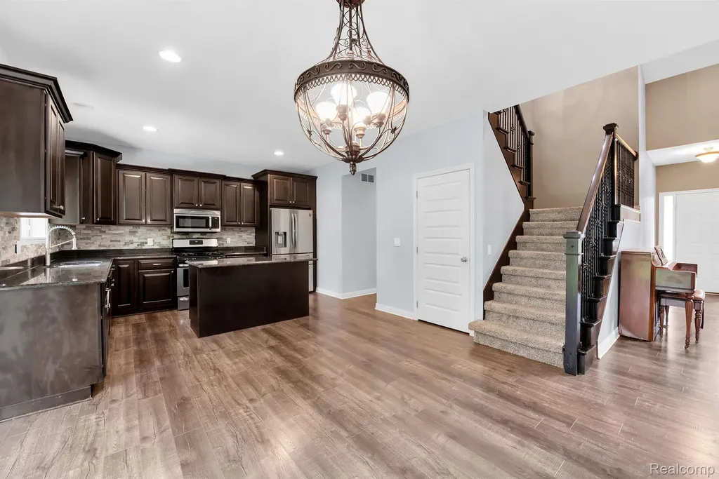 13897 Grandeur Avenue Shelby Charter Township MI 48315