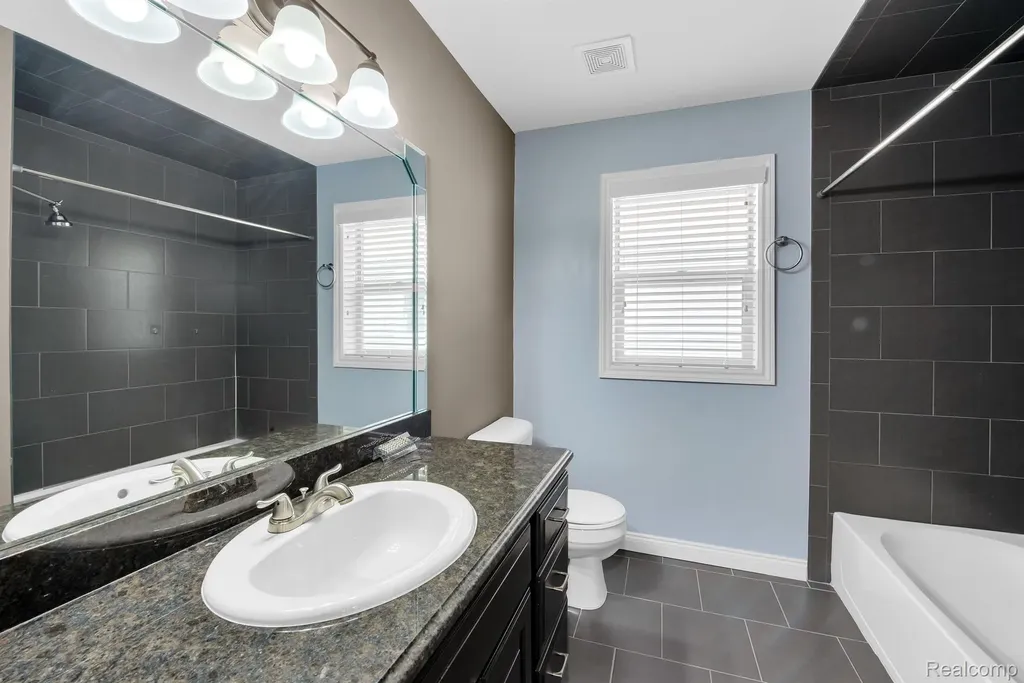 13897 Grandeur Avenue Shelby Charter Township MI 48315