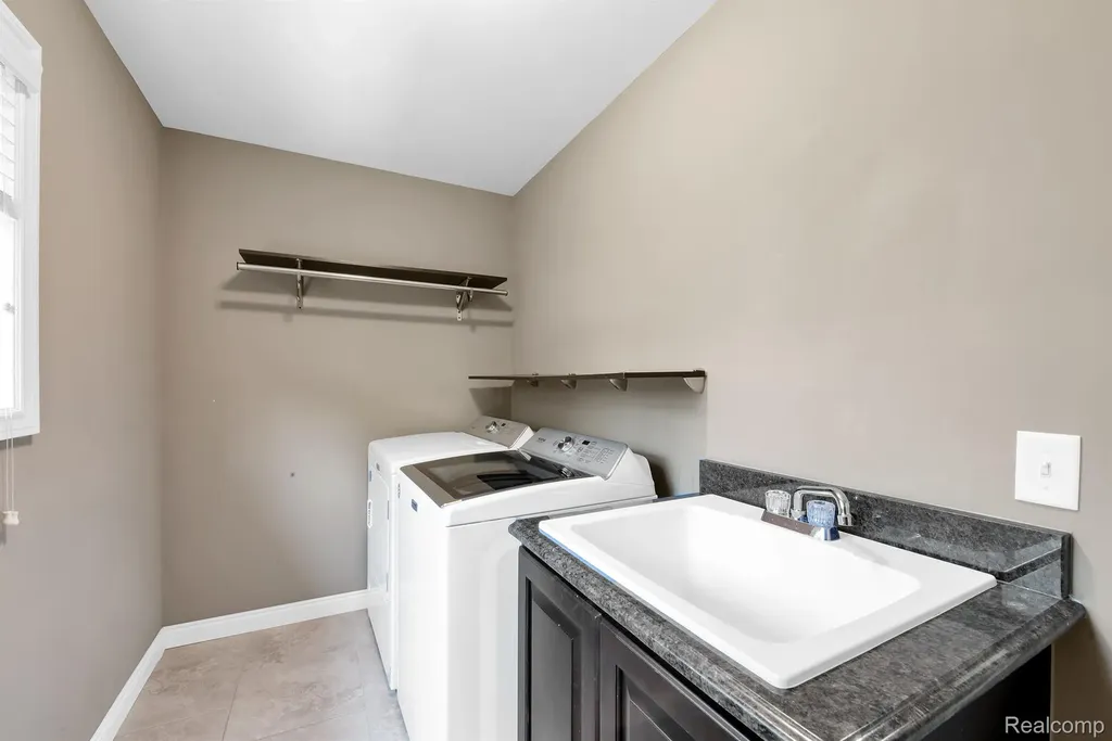 13897 Grandeur Avenue Shelby Charter Township MI 48315