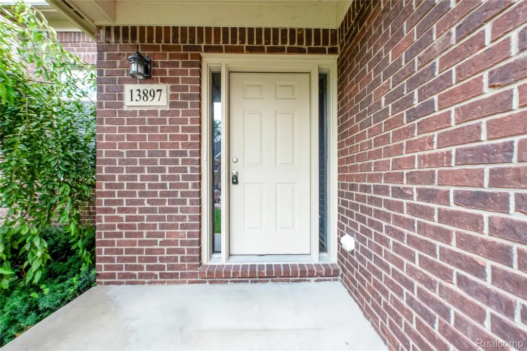 13897 Grandeur Avenue Shelby Charter Township MI 48315