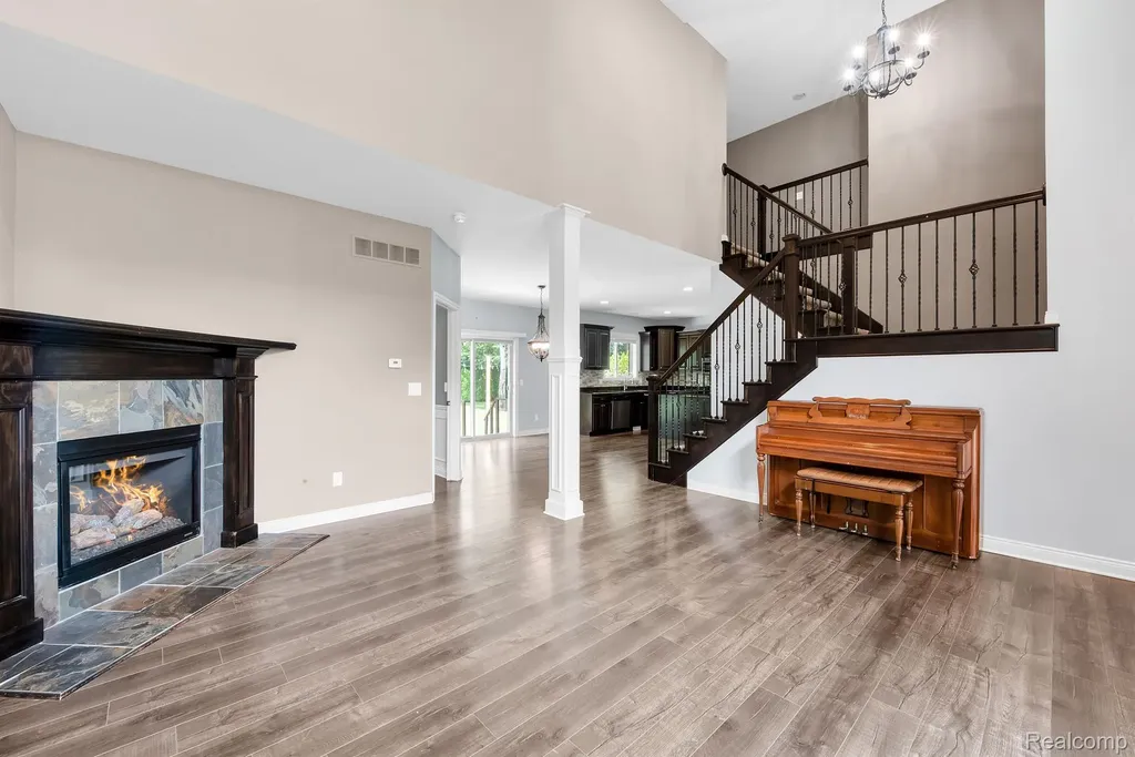 13897 Grandeur Avenue Shelby Charter Township MI 48315