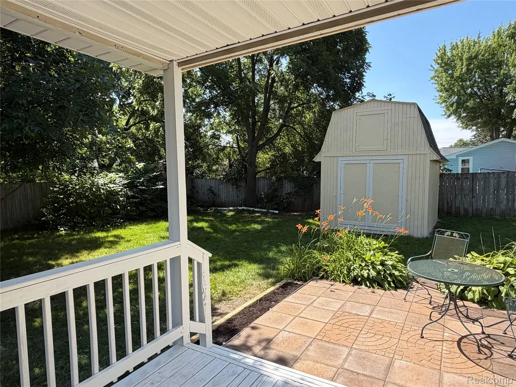 2112 E Scottwood Avenue Burton City MI 48529
