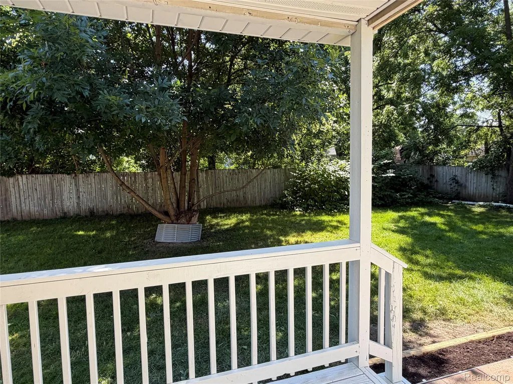 2112 E Scottwood Avenue Burton City MI 48529