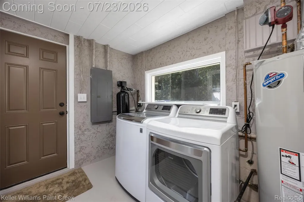 423 East Road Holly Village MI 48442
