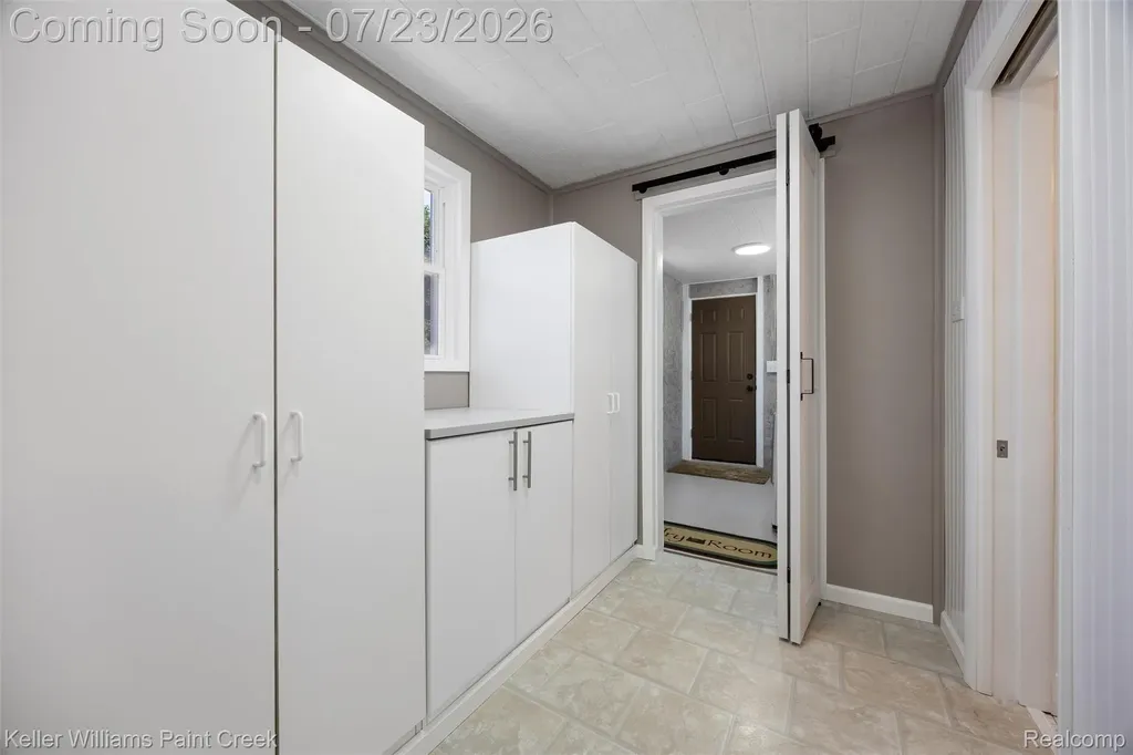 423 East Road Holly Village MI 48442
