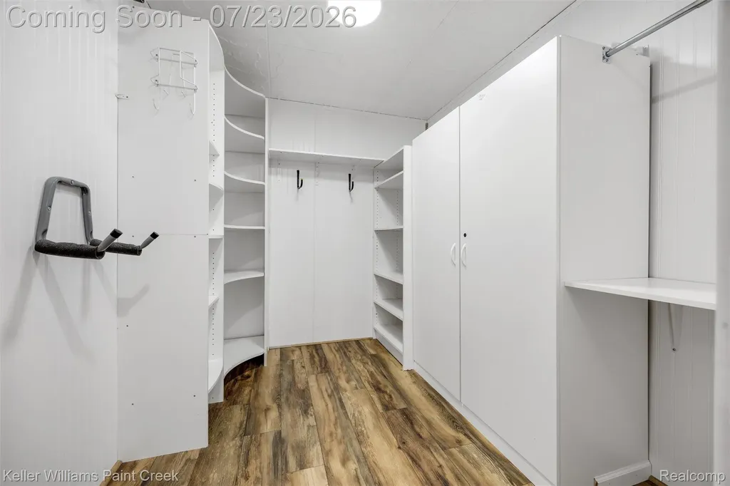 423 East Road Holly Village MI 48442