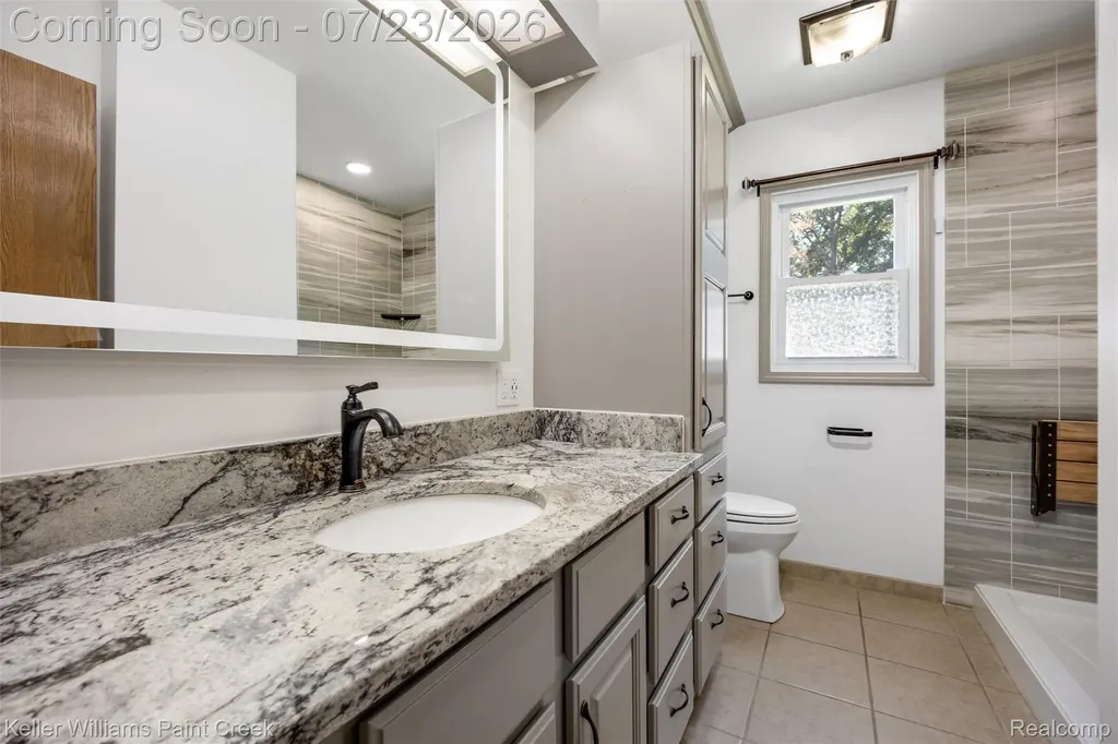 423 East Road Holly Village MI 48442