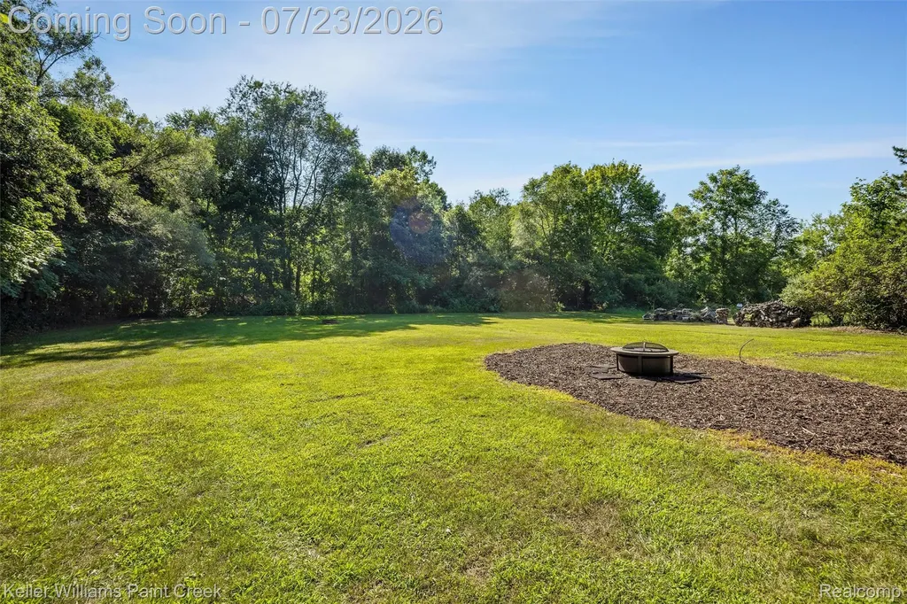 423 East Road Holly Village MI 48442